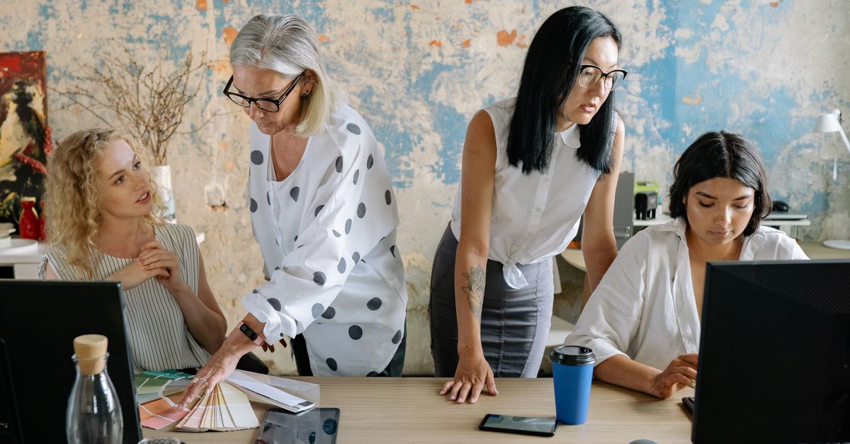 Digitize processes to <em>gain competitive advantages</em>